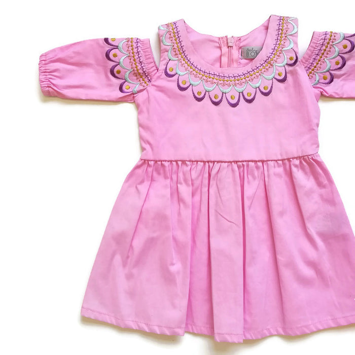 VESTIDO ROSA BORDADO NIÑA